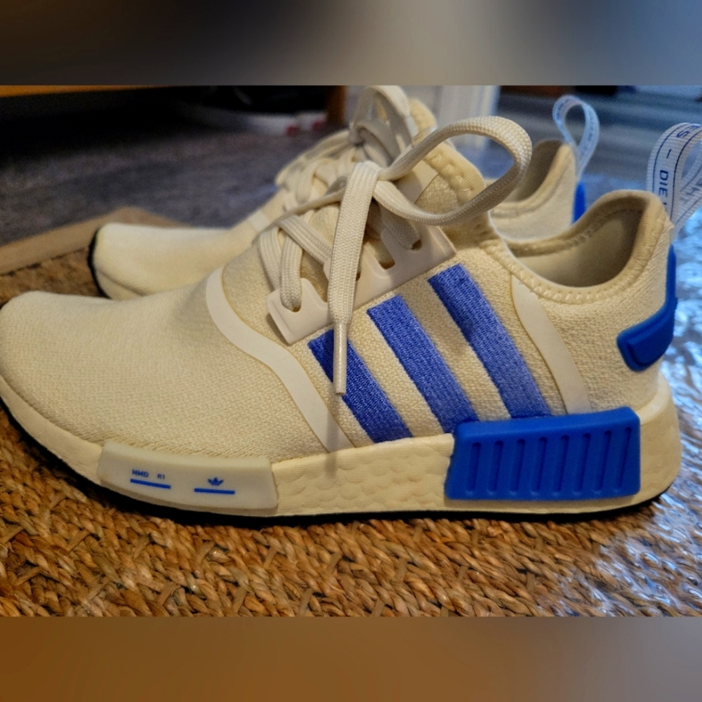 ADIDAS NMD size 6 1/2 womens
